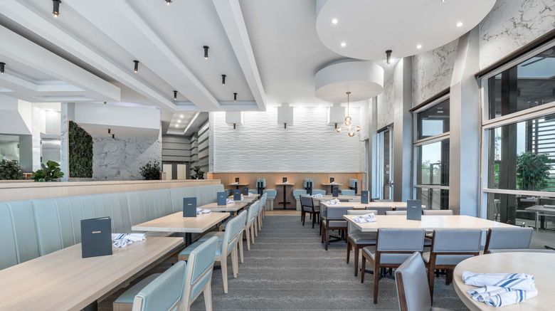 <b>Sandman Signature Hotel Toronto Airport Restaurant</b>. Images powered by <a href="https://www.leonardoworldwide.com/" title="Leonardo Worldwide" target="_blank">Leonardo</a>.