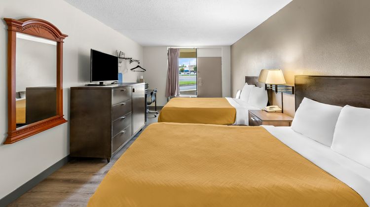 Red Carpet Inn Quantico Room