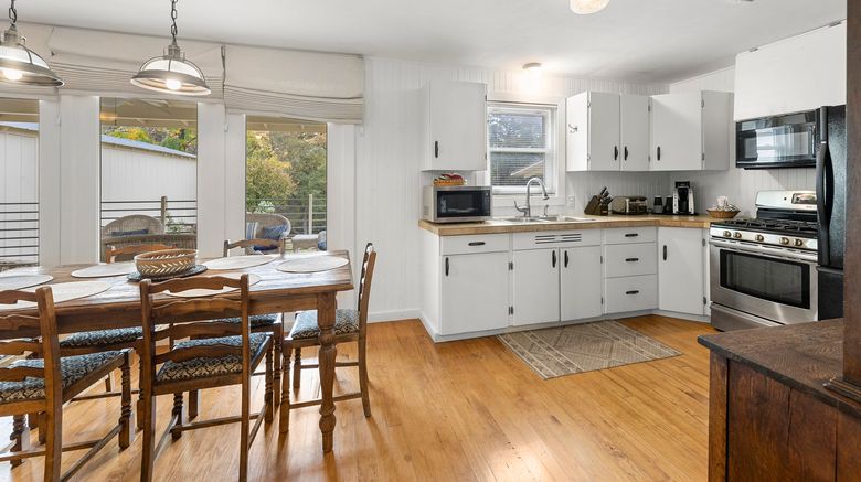 <b>Meyer Bed and Breakfast on Cypress Creek Room</b>. Images powered by <a href="https://www.leonardoworldwide.com/" title="Leonardo Worldwide" target="_blank">Leonardo</a>.