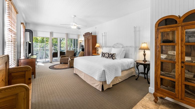 <b>Meyer Bed and Breakfast on Cypress Creek Room</b>. Images powered by <a href="https://www.leonardoworldwide.com/" title="Leonardo Worldwide" target="_blank">Leonardo</a>.