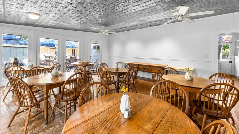 <b>Meyer Bed and Breakfast on Cypress Creek Lobby</b>. Images powered by <a href="https://www.leonardoworldwide.com/" title="Leonardo Worldwide" target="_blank">Leonardo</a>.