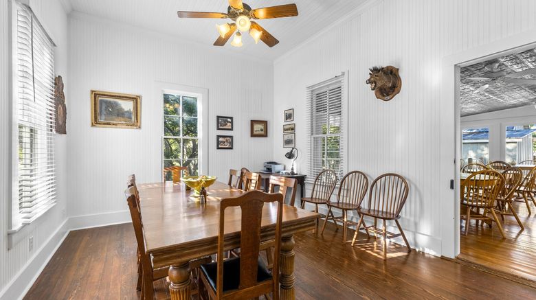 <b>Meyer Bed and Breakfast on Cypress Creek Lobby</b>. Images powered by <a href="https://www.leonardoworldwide.com/" title="Leonardo Worldwide" target="_blank">Leonardo</a>.