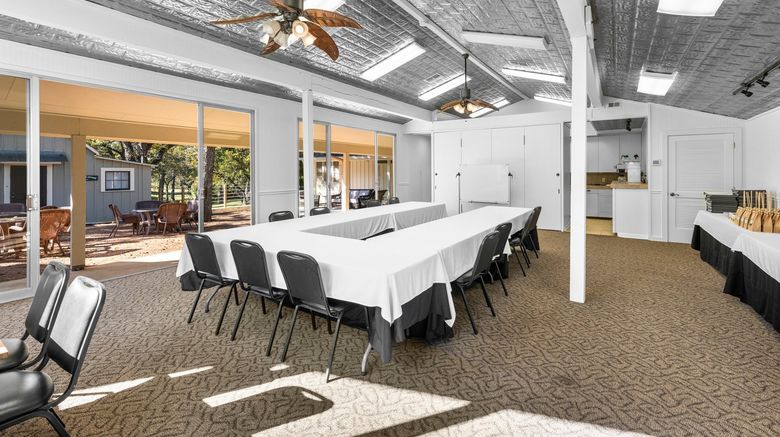 <b>Meyer Bed and Breakfast on Cypress Creek Meeting</b>. Images powered by <a href="https://www.leonardoworldwide.com/" title="Leonardo Worldwide" target="_blank">Leonardo</a>.