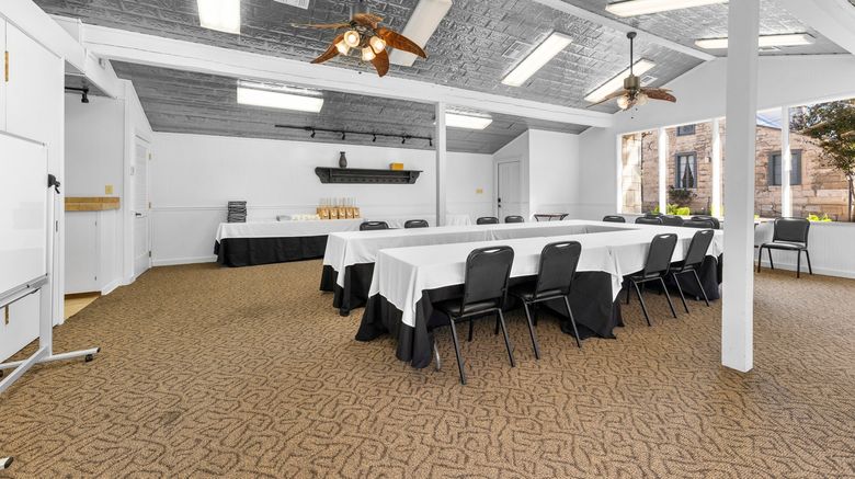 <b>Meyer Bed and Breakfast on Cypress Creek Meeting</b>. Images powered by <a href="https://www.leonardoworldwide.com/" title="Leonardo Worldwide" target="_blank">Leonardo</a>.