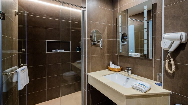 PrideInn Azure Hotel Nairobi Room