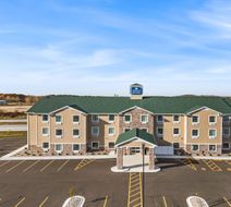 Cobblestone Hotel & Suites Exterior