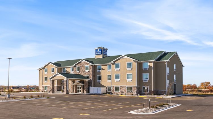 Cobblestone Hotel & Suites Exterior