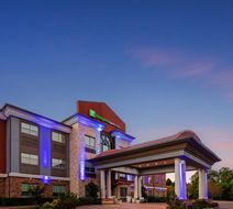 Holiday Inn Express Inn & Suites Exterior