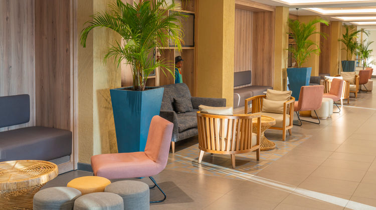 Holiday Inn Lusaka Exterior