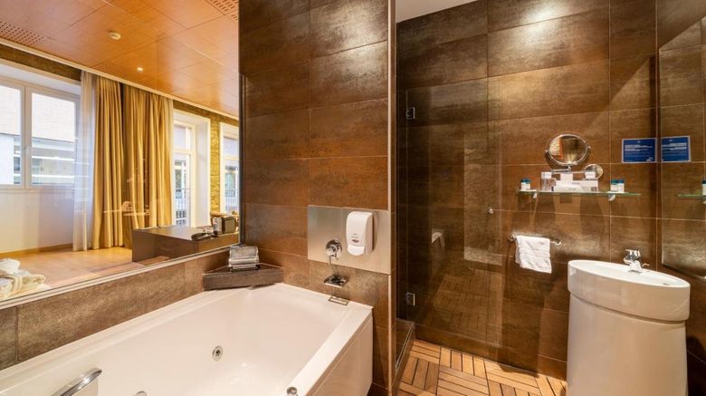 <b>Iberik Rocallaura Balneari Room</b>. Images powered by <a href="https://www.leonardoworldwide.com/" title="Leonardo Worldwide" target="_blank">Leonardo</a>.