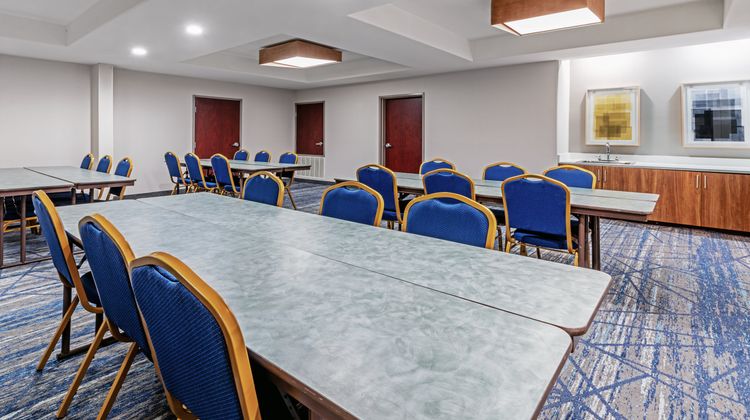 Holiday Inn Express Inn & Suites Meeting
