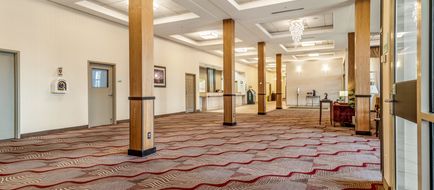 Holiday Inn Lethbridge Exterior