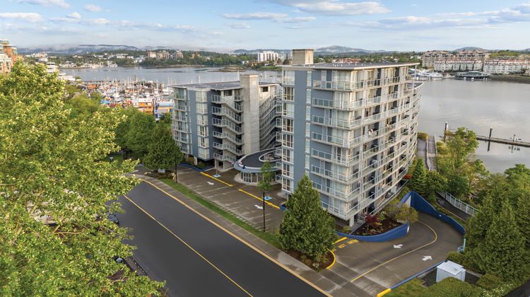 WorldMark Victoria Exterior