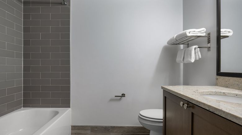 <b>Wyndham Vacation Resorts-Newport Onshore Room</b>. Images powered by <a href="https://www.leonardoworldwide.com/" title="Leonardo Worldwide" target="_blank">Leonardo</a>.