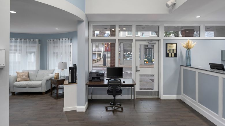 <b>Wyndham Vacation Resorts-Newport Onshore Lobby</b>. Images powered by <a href="https://www.leonardoworldwide.com/" title="Leonardo Worldwide" target="_blank">Leonardo</a>.