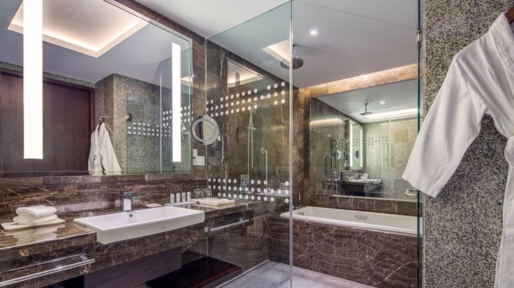 Le Meridien Dhaka Room