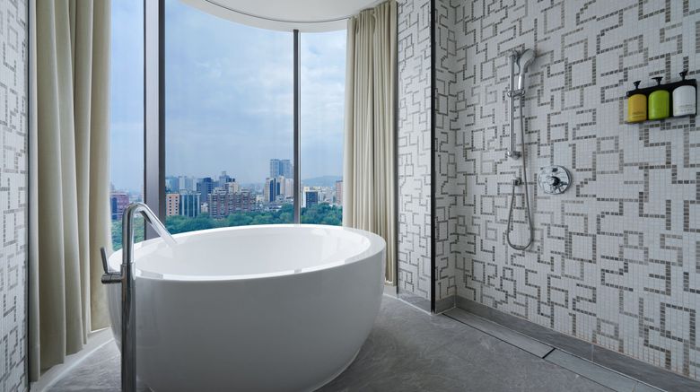<b>Hotel Indigo Kaohsiung Central Park Room</b>. Images powered by <a href="https://www.leonardoworldwide.com/" title="Leonardo Worldwide" target="_blank">Leonardo</a>.
