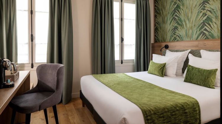 Hotel Theoreme Room