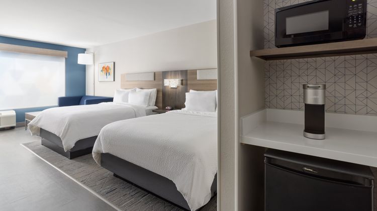 Holiday Inn Express/Stes Waynesboro East Room