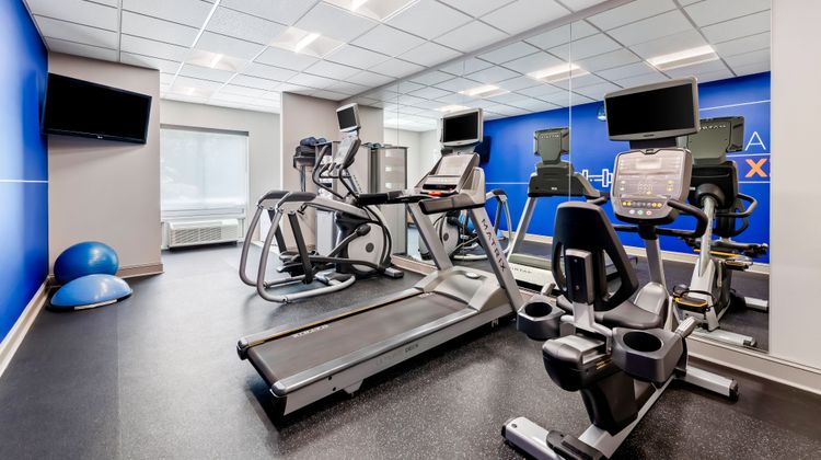 Holiday Inn Express Hotel & Suites Health Club