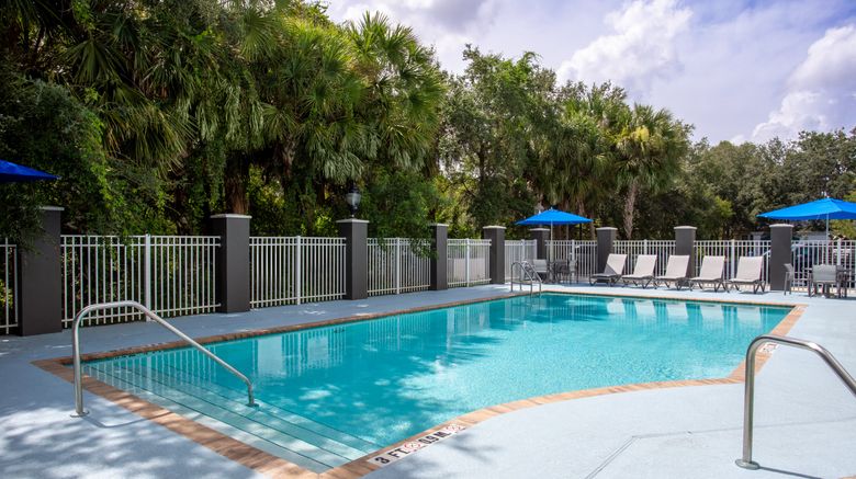 <b>Holiday Inn Express & Stes Bradenton E. Pool</b>. Images powered by <a href="https://www.leonardoworldwide.com/" title="Leonardo Worldwide" target="_blank">Leonardo</a>.
