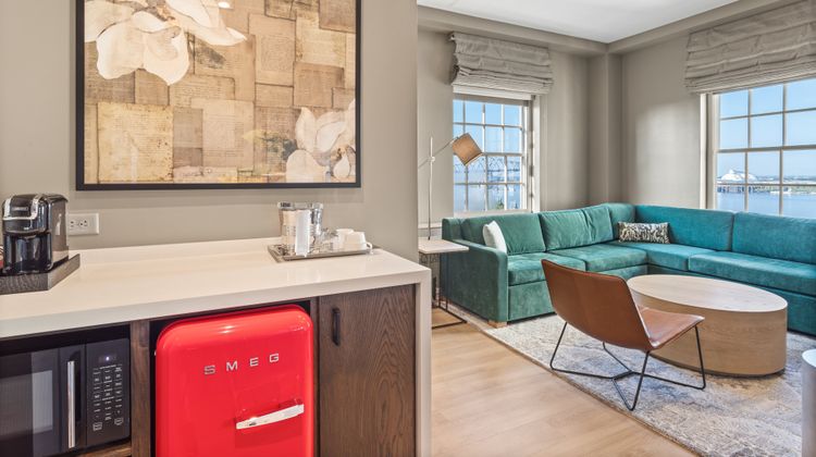Hotel Indigo Baton Rouge Dtwn Riverfront Suite