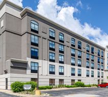 Holiday Inn Express & Suites Exterior