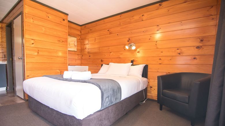 <b>Parklands Motel Room</b>. Images powered by <a href="https://www.leonardoworldwide.com/" title="Leonardo Worldwide" target="_blank">Leonardo</a>.