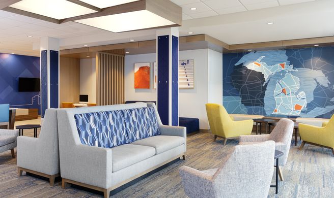 Holiday Inn Express & Suites Clarksville Exterior