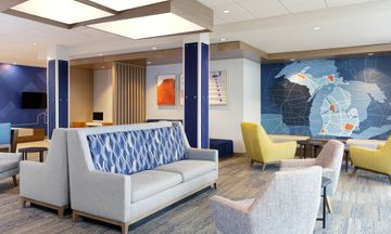 Holiday Inn Express & Suites Clarksville