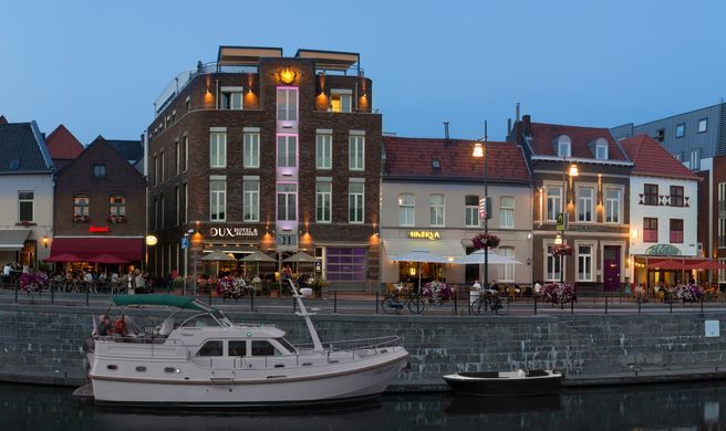 Hotel Dux Exterior