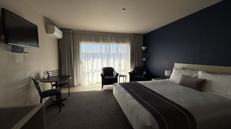 <b>The Suites Ashburton Room</b>. Images powered by <a href="https://www.leonardoworldwide.com/" title="Leonardo Worldwide" target="_blank">Leonardo</a>.