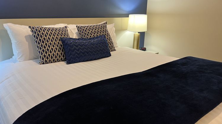 The Suites Ashburton Room