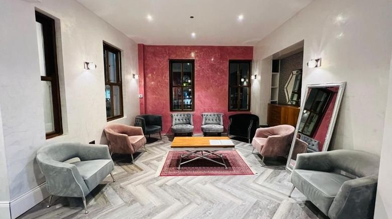 <b>Cheshire Hotel Lobby</b>. Images powered by <a href="https://www.leonardoworldwide.com/" title="Leonardo Worldwide" target="_blank">Leonardo</a>.
