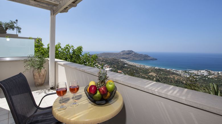 <b>Stefanos Village Room</b>. Images powered by <a href="https://www.leonardoworldwide.com/" title="Leonardo Worldwide" target="_blank">Leonardo</a>.