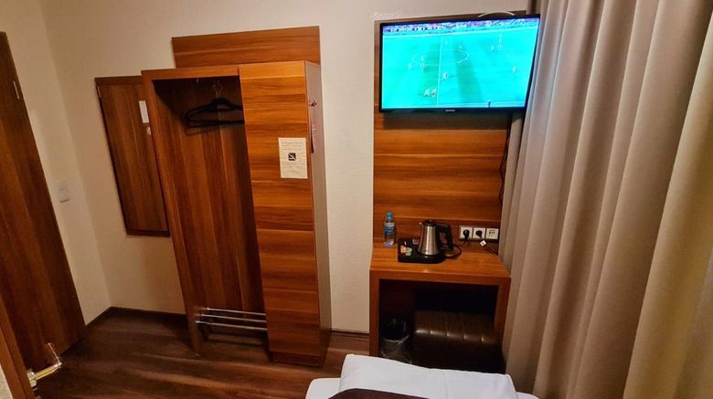 <b>Hotel Frankfurt Messe Room</b>. Images powered by <a href="https://www.leonardoworldwide.com/" title="Leonardo Worldwide" target="_blank">Leonardo</a>.