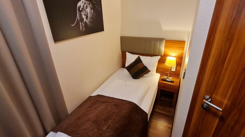 <b>Hotel Frankfurt Messe Room</b>. Images powered by <a href="https://www.leonardoworldwide.com/" title="Leonardo Worldwide" target="_blank">Leonardo</a>.