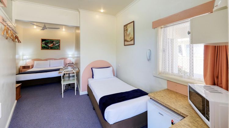 Tumut Farrington Motel Room