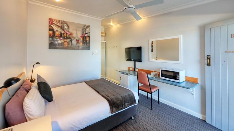 <b>Tumut Farrington Motel Room</b>. Images powered by <a href="https://www.leonardoworldwide.com/" title="Leonardo Worldwide" target="_blank">Leonardo</a>.