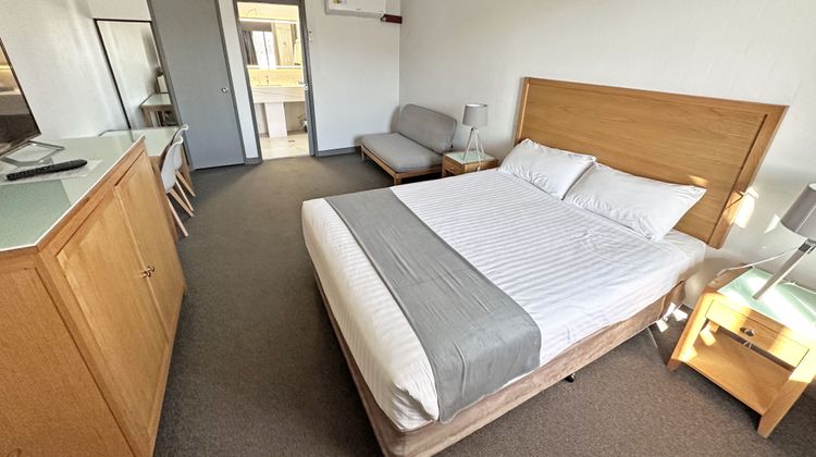 Spa Village Travel Inn Room