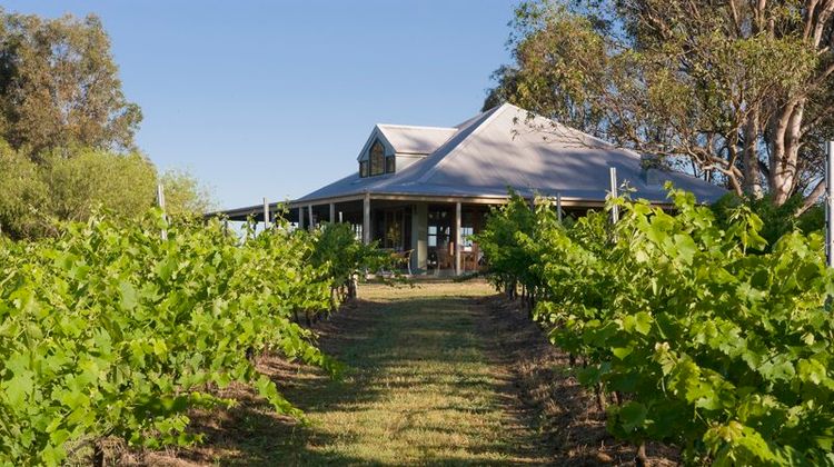 Spicers Vineyards Estate Exterior