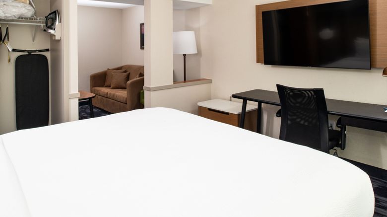 <b>Fairfield Inn & Suites Greensboro Suite</b>. Images powered by <a href="https://www.leonardoworldwide.com/" title="Leonardo Worldwide" target="_blank">Leonardo</a>.