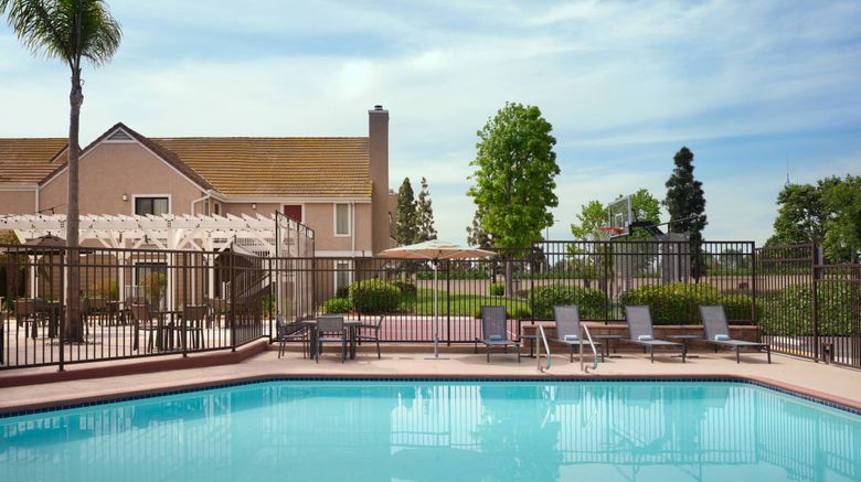 <b>Residence Inn Costa Mesa Newport Beach Pool</b>. Images powered by <a href="https://www.leonardoworldwide.com/" title="Leonardo Worldwide" target="_blank">Leonardo</a>.