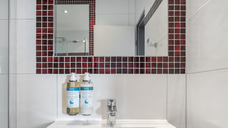 <b>Numa Frankfurt Oben Room</b>. Images powered by <a href="https://www.leonardoworldwide.com/" title="Leonardo Worldwide" target="_blank">Leonardo</a>.