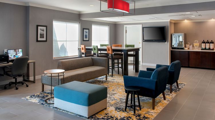 TownePlace Suites Wilmington Newark Lobby