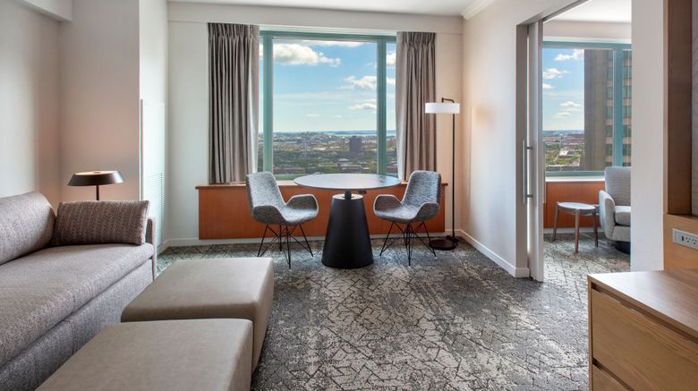 <b>Sheraton Boston Hotel Suite</b>. Images powered by <a href="https://www.leonardoworldwide.com/" title="Leonardo Worldwide" target="_blank">Leonardo</a>.