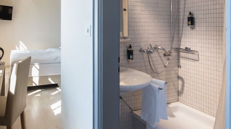 <b>Hotel de la Rose Room</b>. Images powered by <a href="https://www.leonardoworldwide.com/" title="Leonardo Worldwide" target="_blank">Leonardo</a>.