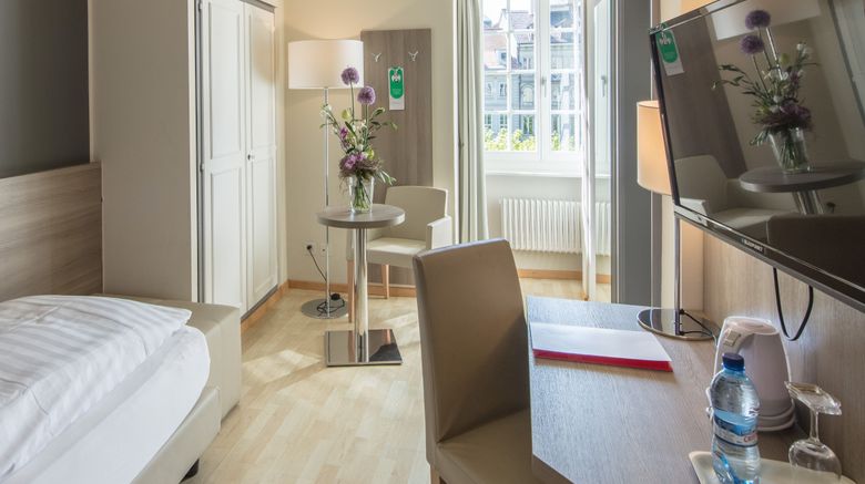 <b>Hotel de la Rose Room</b>. Images powered by <a href="https://www.leonardoworldwide.com/" title="Leonardo Worldwide" target="_blank">Leonardo</a>.