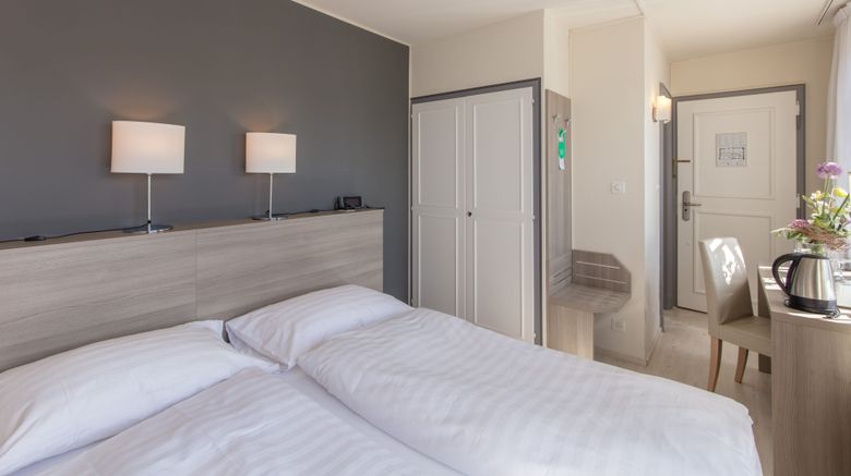 <b>Hotel de la Rose Room</b>. Images powered by <a href="https://www.leonardoworldwide.com/" title="Leonardo Worldwide" target="_blank">Leonardo</a>.