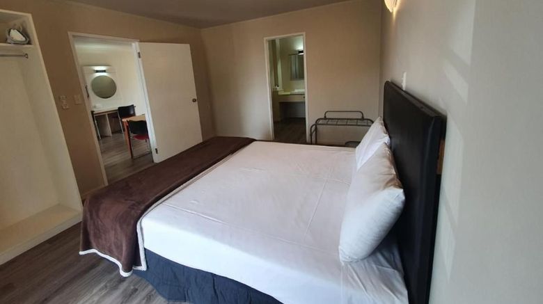 <b>Ascot Epsom Motel Room</b>. Images powered by <a href="https://www.leonardoworldwide.com/" title="Leonardo Worldwide" target="_blank">Leonardo</a>.
